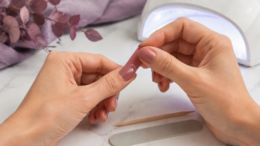 UV Gel Strips: Die Revolution für perfekte Nägel in 3 Minuten